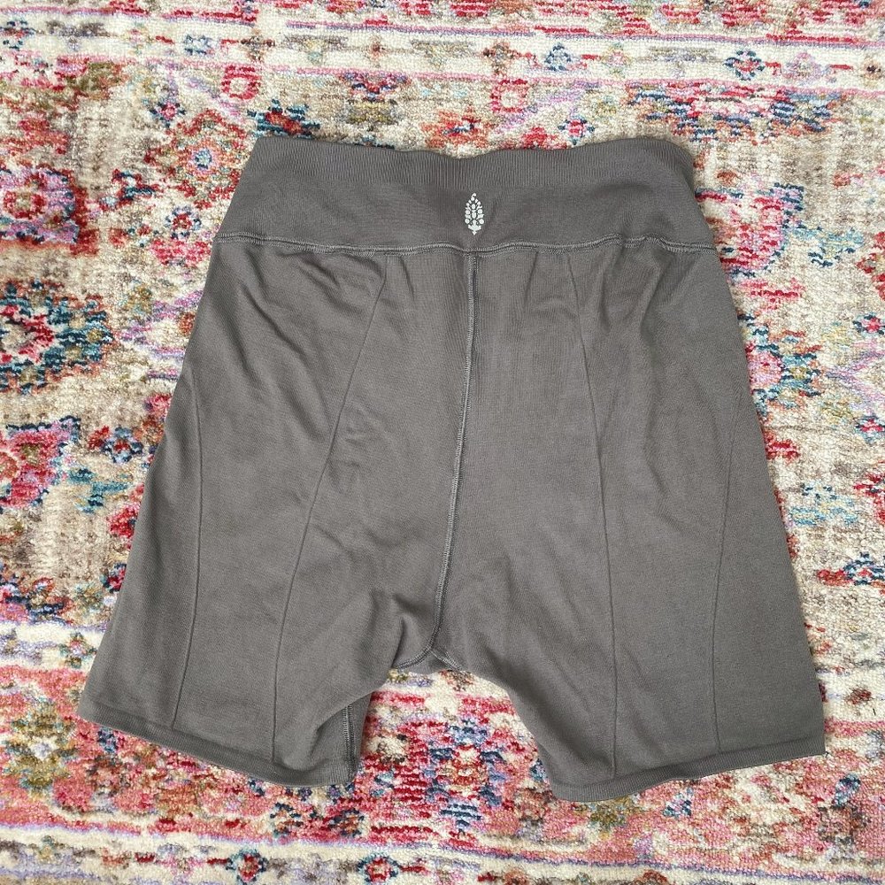 FREE PEOPLE bike short - Picture 2 of 8